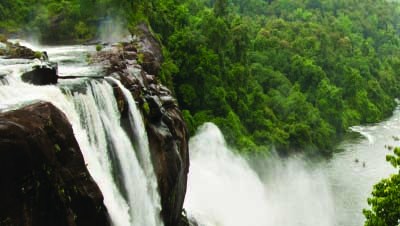 അധി­കാ­രി­കൾ‍­ക്ക് അതി­രപ്പള്ളി­യാണ് പ്രി­യം. എന്തു­കൊ­ണ്ട് ?  