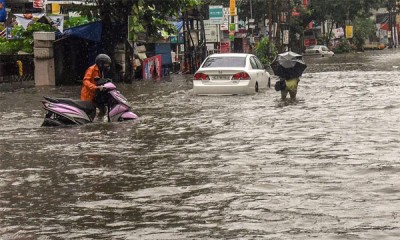 മഴപെ­യ്ത്ത് തു­ടരു­ന്പോൾ... 