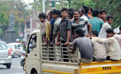 മലയാ­­­ളി­­­ മാ­­­റി­­­ത്തു­­­ടങ്ങു­­­ന്നു­­­ണ്ടോ­­­?