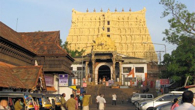 ശ്രീ­ പത്മനാ­ഭ സന്നി­ധി­യി­ൽ