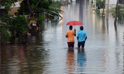 മഴ കൊ­ണ്ട് മാ­ത്രം...