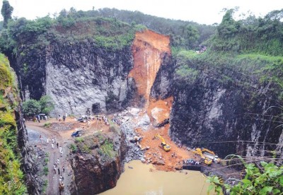 കുഴിച്ചെടുക്കുന്ന കേരളം