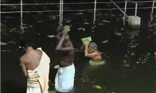 ആലുവ മണപ്പുറത്ത് ബലിതർ‍പ്പണം നടത്തി ആയിരങ്ങൾ