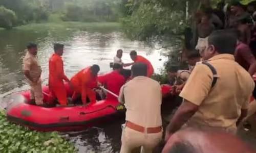 വള്ളം മറിഞ്ഞ് രണ്ട് യുവാക്കള്‍ക്ക് ദാരുണാന്ത്യം; രണ്ട് പേര്‍ രക്ഷപ്പെട്ടു