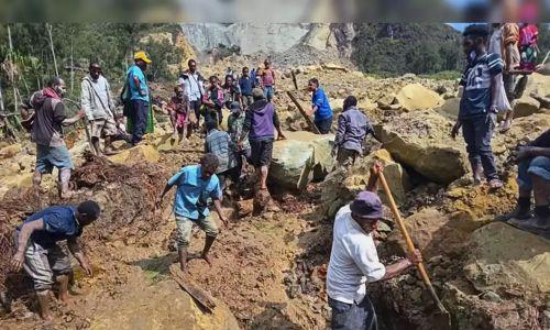 പാപ്പുവ ന്യൂഗിനിയയിൽ മണ്ണിടിച്ചിലിൽ രണ്ടായിരത്തോളം പേർ ജീവനോടെ മണ്ണിനടിയിൽപ്പെട്ടതായി റിപ്പോർട്ട്