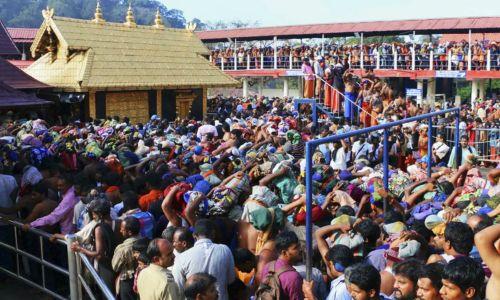 അതിശക്തമായ മഴയിലും ശബരിമലയിൽ തീർഥാടക പ്രവാഹം