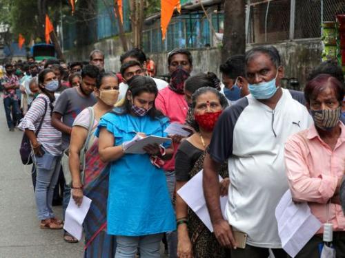 ഇന്ത്യയിൽ പ്രതിദിന കോവിഡ് കേസുകൾ കുറയുന്നു