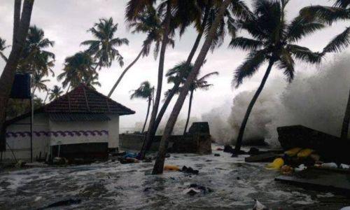 കേരളത്തിൽ വീണ്ടും മഴ കനക്കും; ഉരുൾ പൊട്ടലിനും സാധ്യത മുന്നറിയിപ്പുമായി കേന്ദ്ര കാലാവസ്ഥ നിരീക്ഷണ കേന്ദ്രം