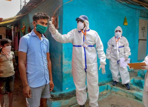 കോവിഡ്; ഇന്ത്യയിൽ പ്രതിദിന നിരക്കിൽ ഗണ്യമായ കുറവ്