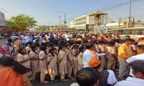 മോദിയുടെ റോഡ് ഷോയിൽ കുട്ടികൾ പങ്കെടുത്ത സംഭവം; ബിജെപിക്ക് നോട്ടീസ്