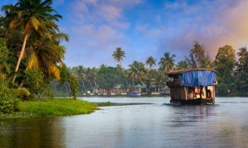 മലയാളക്കരയ്ക്ക് ഇന്ന് പിറന്നാൾ ദിനം